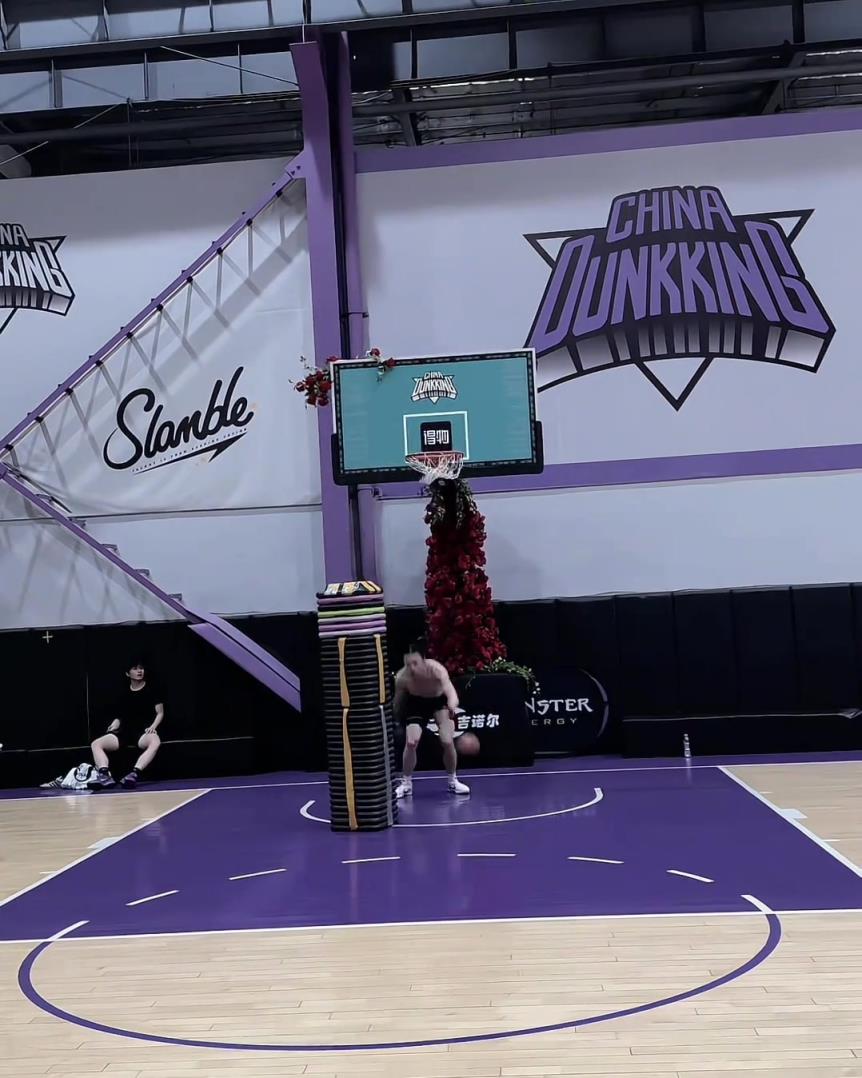 兄弟，這個摸高如何？