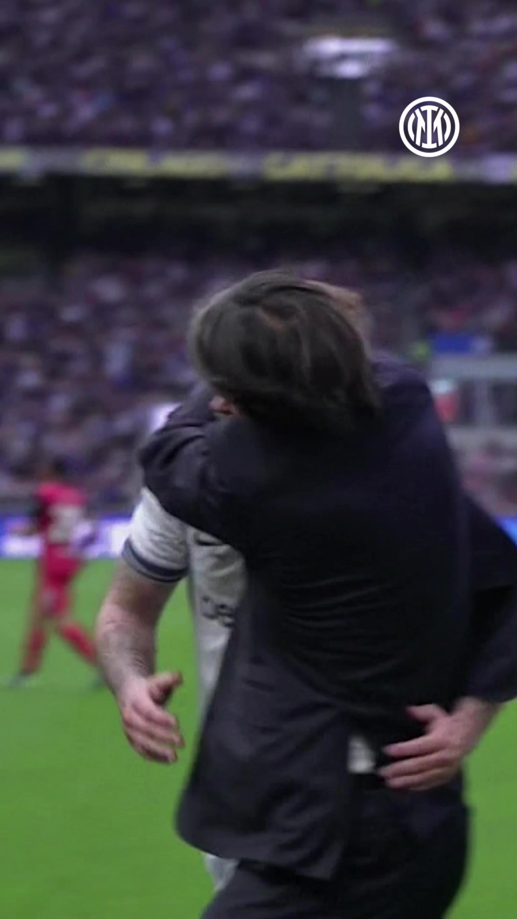 太銷魂，網(wǎng)友：阿瑙托維奇這腳傳球的確值得小因又摟又親