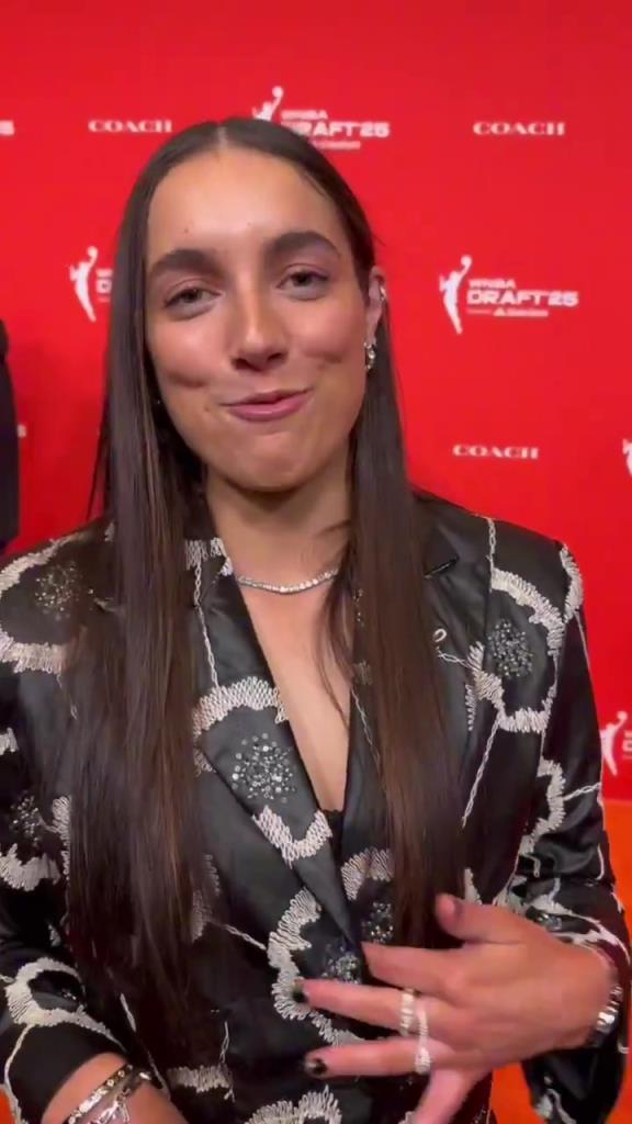 少爺真全能??！威少還幫WNBA新秀妹子們設(shè)計(jì)今晚的服裝