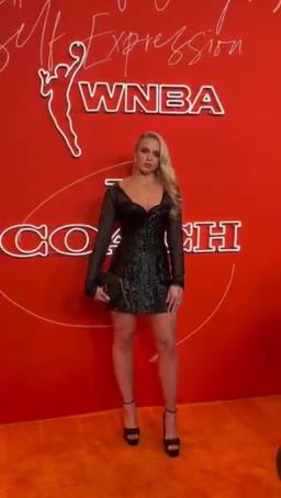 海莉選秀夜紅毯秀，人氣和顏值在這屆都是數(shù)一數(shù)二