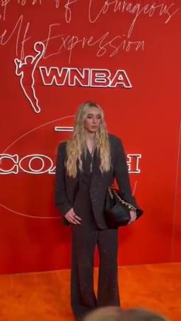 女狀元佩吉強(qiáng)勢登陸WNBA，實(shí)力超強(qiáng)，顏值也杠杠的