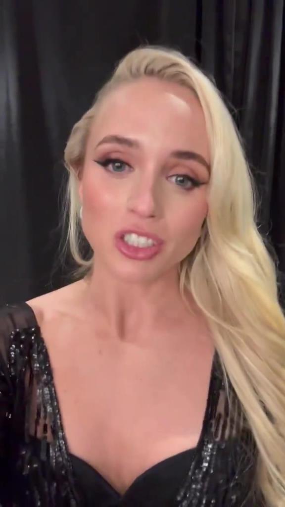 這么甜美的長相，要是不跟你說，你都不知道她也是籃球遠(yuǎn)動員