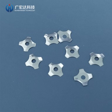 十字形穿孔彈片